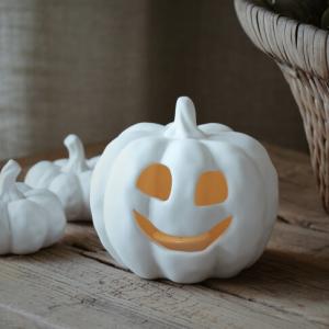 *FÖRBOKAS* Happy Pumpkin, ljuslykta 2025 - Majas lyktor/ Barncancerfonden